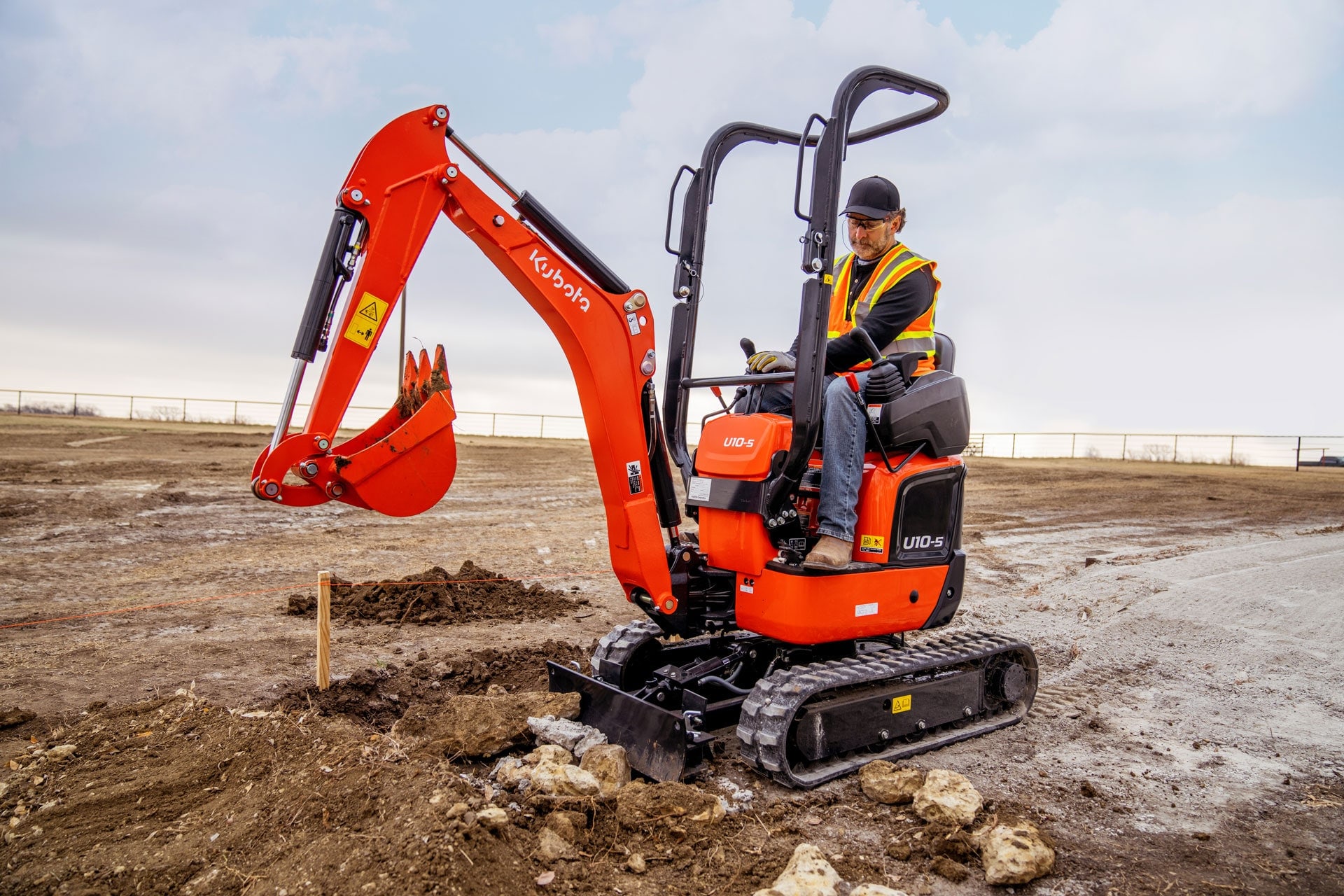 (2) 1.2 ton Excavator- Kubota U10-5 on Trailer